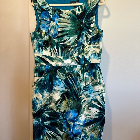 Tropical Blue and Green Sleeveless Dress - Picture 4 of 7